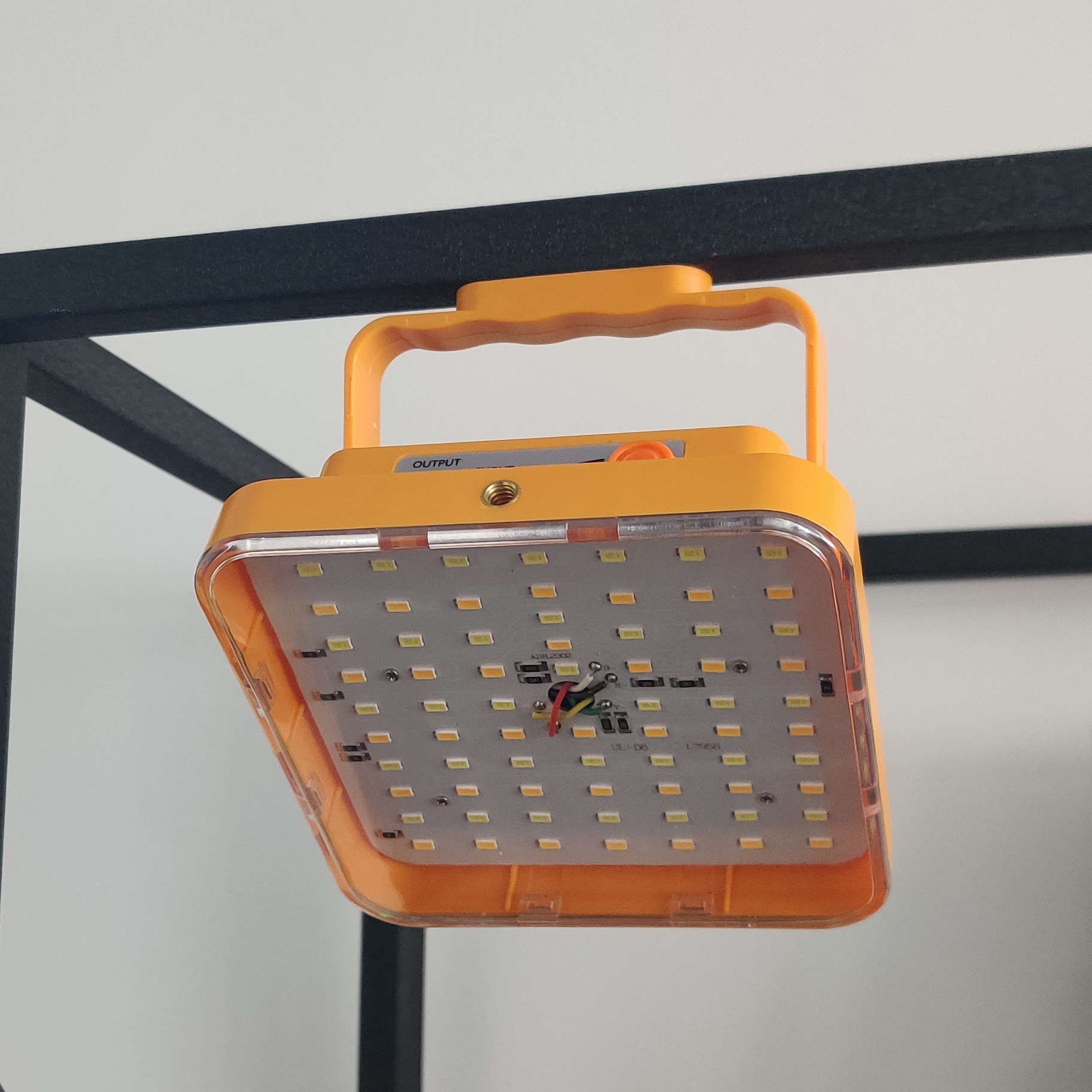 Lámpara de plantas de inundación de luz de trabajo LED para acampar Iluminación de pesca Iluminación de emergencia USB Carga y energía solar